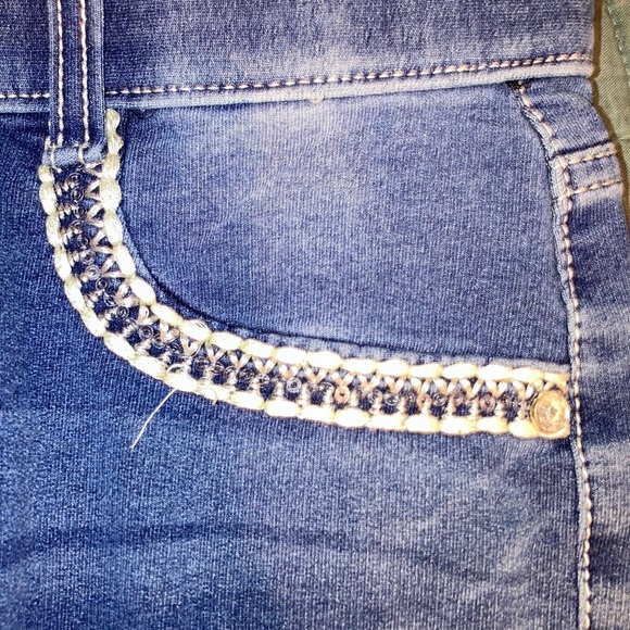 Two pants - Picture 3 of 9